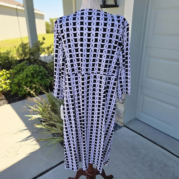 London Times NWT Black & White Geo Wrap Dress, Size 18W - Picture 10 of 11